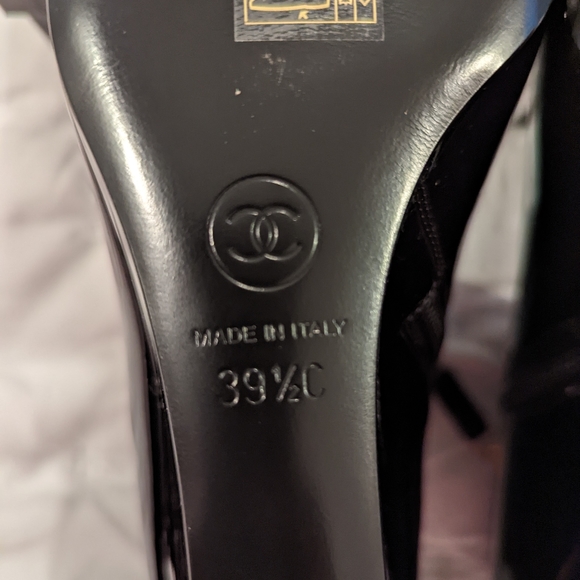 Chanel 22C black patent calfskin wedge ankle boots in size 39.5C - Picture 9 of 16